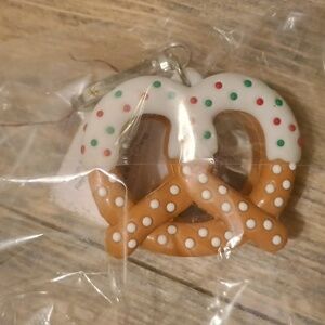 Bath & Body Works Hand Sanitizer  Holder Chocolate Covered Pretzel New